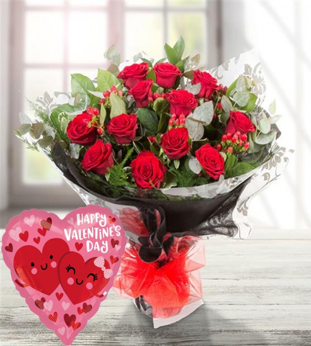 12 Red Roses & Valentines Balloon