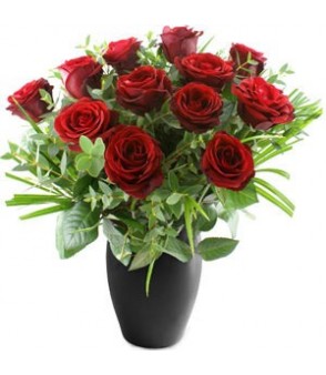 Dozen Red Roses & Free Chocolates