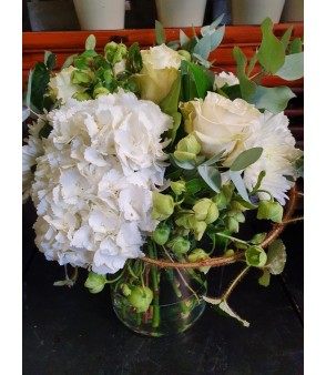 Rose & Hydrangea Ice Bouquet In Vase